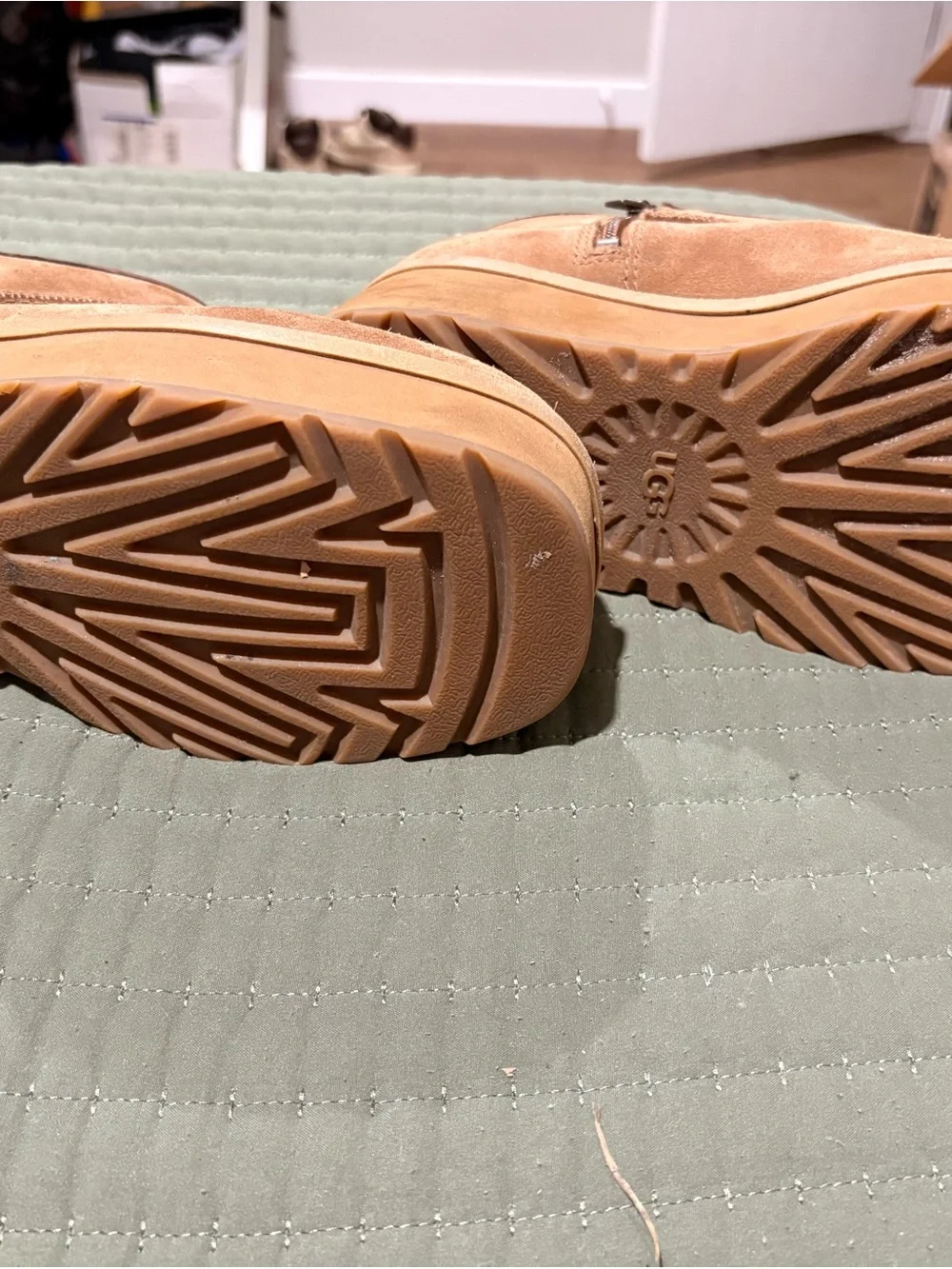 UGG Men's Suede Chukka Boots in Tan